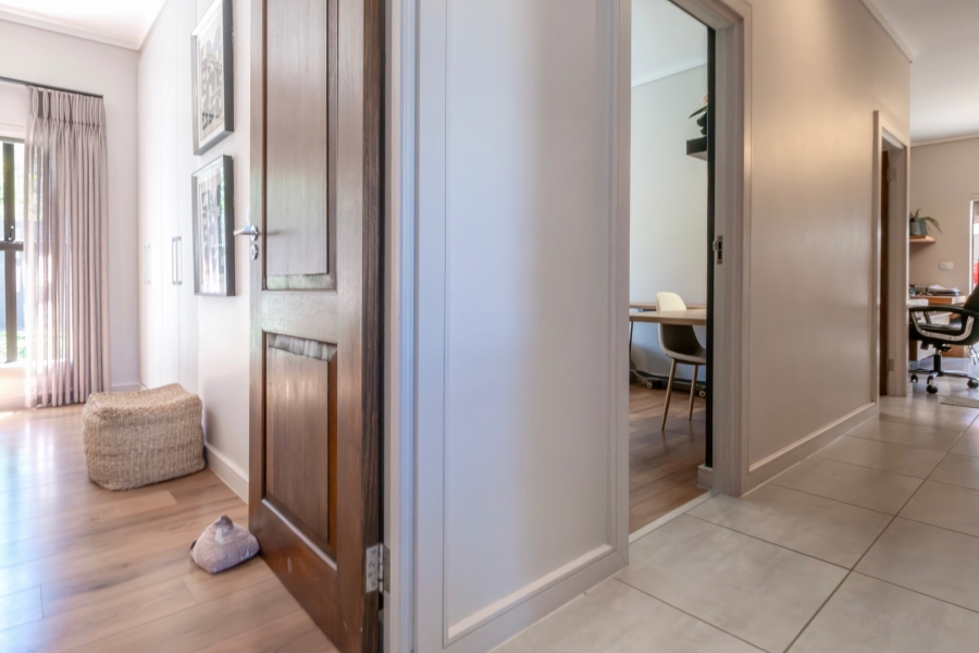 4 Bedroom Property for Sale in Earls Court Lifestyle Estate Western Cape